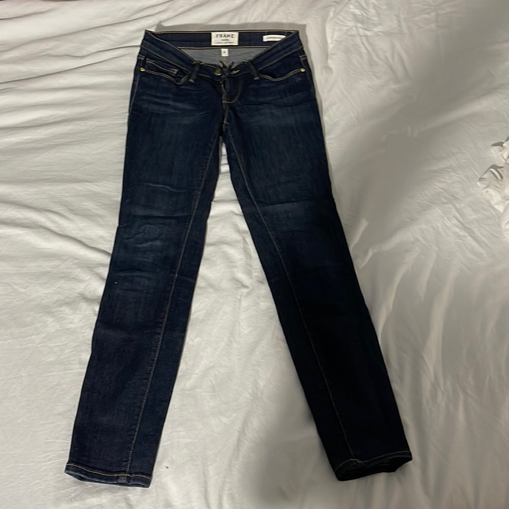 FRAME size 25 women’s dark denim skinny low rise jean.